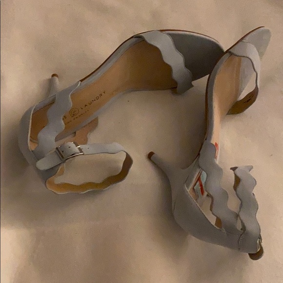 Chinese Laundry light blue shoe with toe out. - Picture 6 of 7